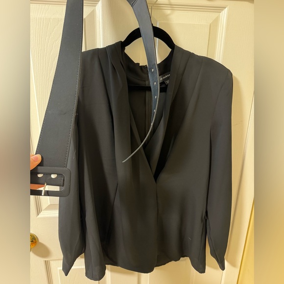 Black blouses / chemisier classe avec ceinture à la taille - Picture 2 of 4